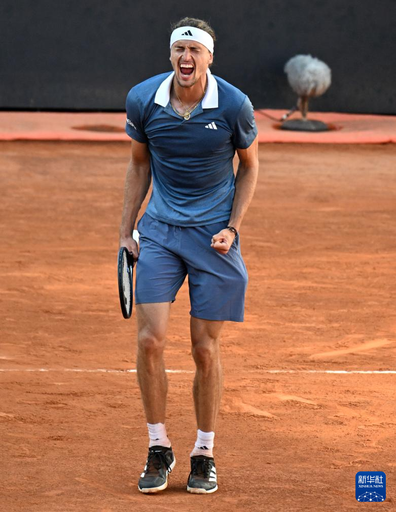 ATP总决赛翻盘法网，兹维列夫带队取胜