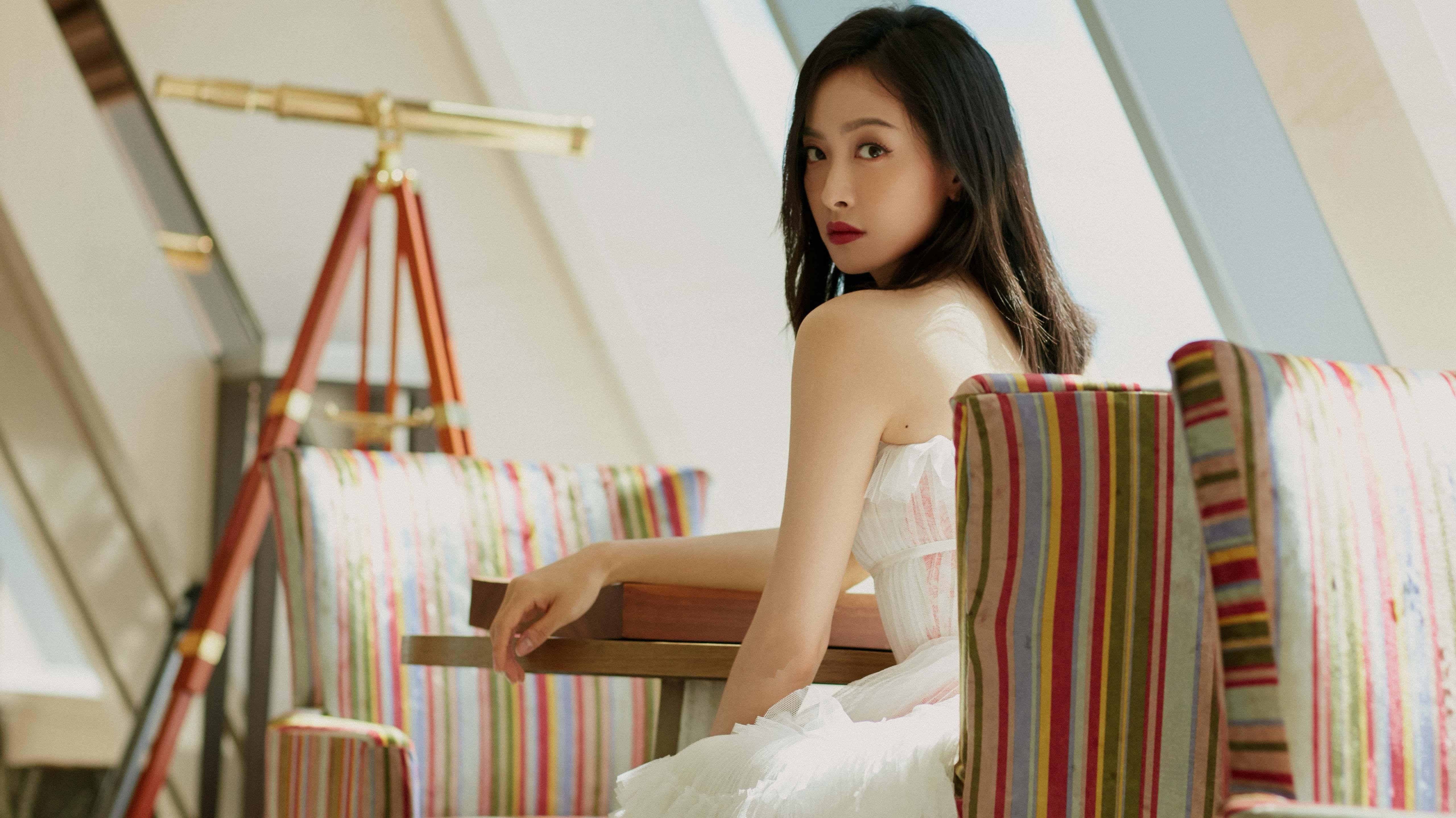 破壁与引爆，当哥伦比亚的黎明刺穿智利铜墙，厄德高的数据革命如何重铸10号灵魂？