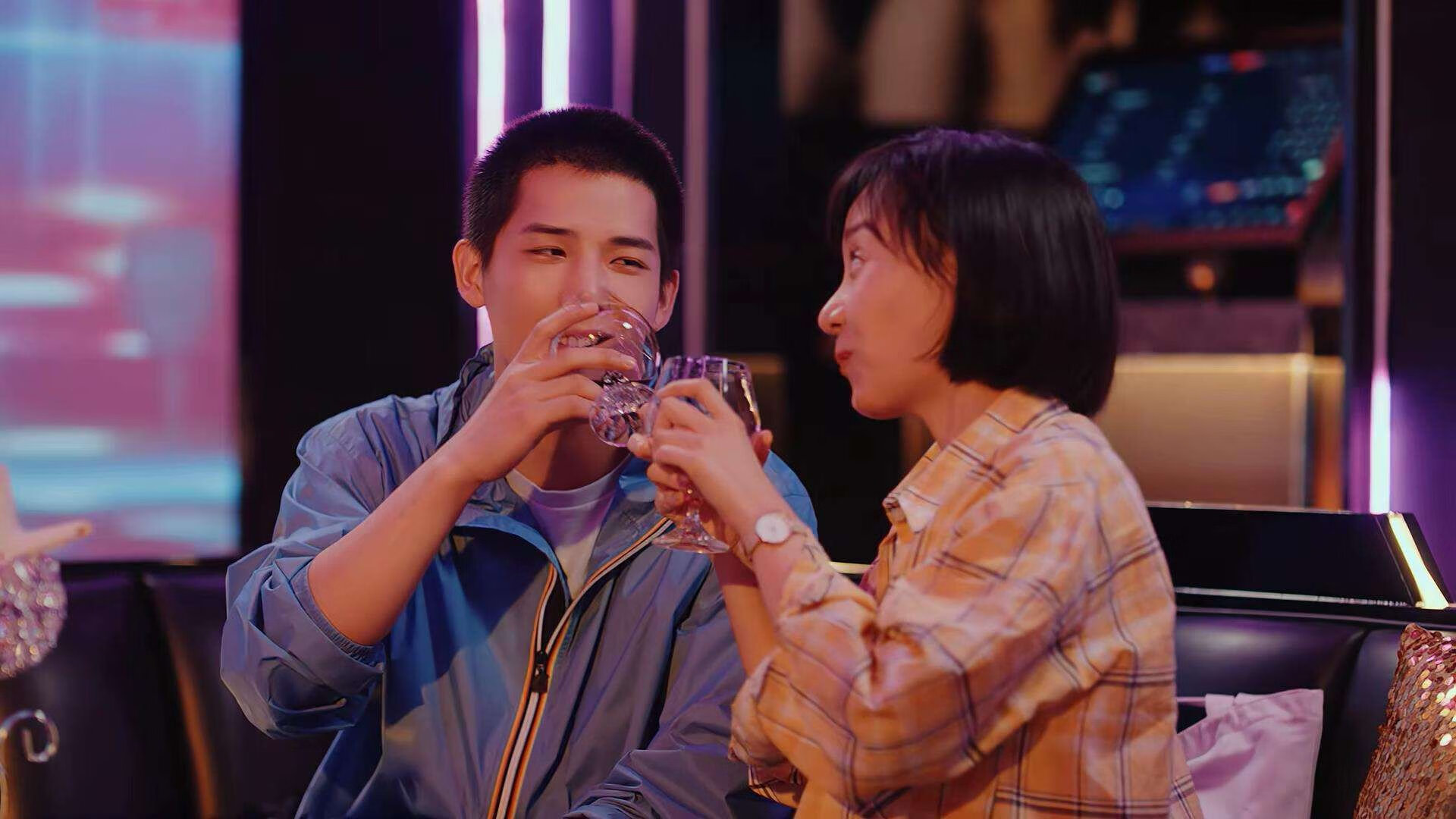 冰封战场上的赤道惊雷，芬兰雪地球爆冷击败几内亚，努涅斯加时绝杀封神